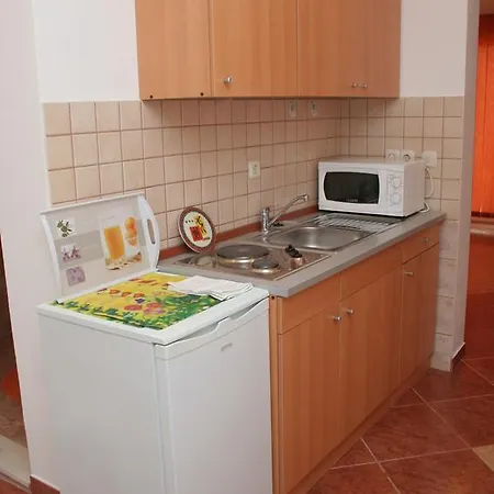 - Perna 4541a Apartament Kuciste